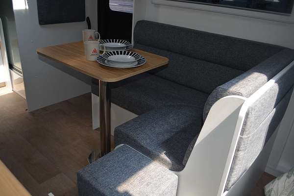 2025 New Age Manta Ray 16ft Embark