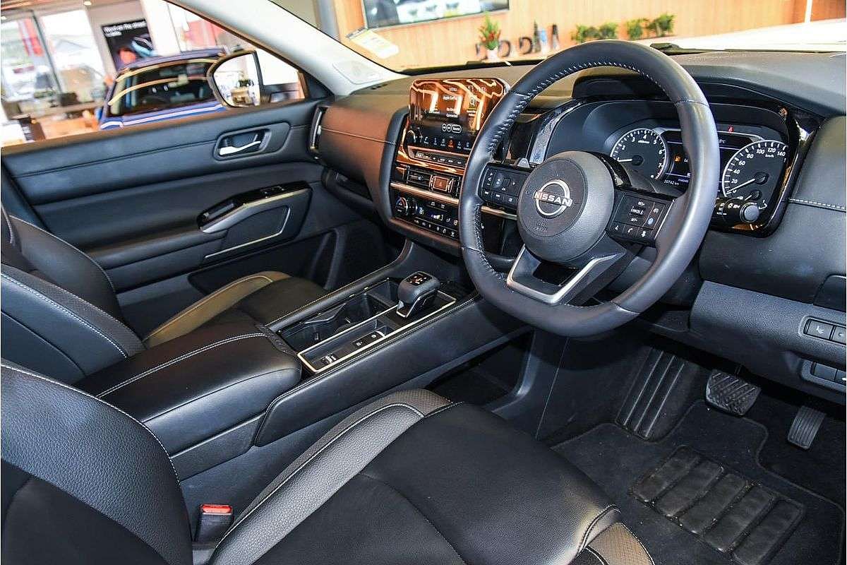 2023 Nissan Pathfinder Ti R53