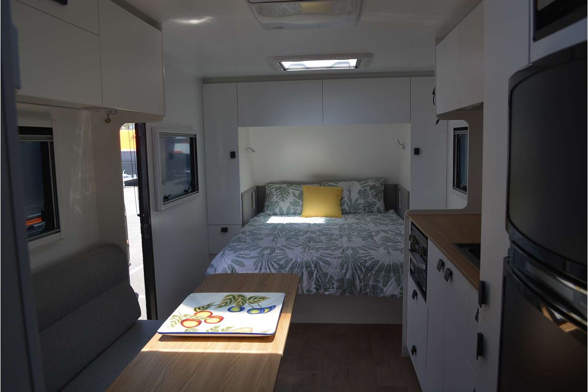 2025 New Age Road Owl 21ft Escape