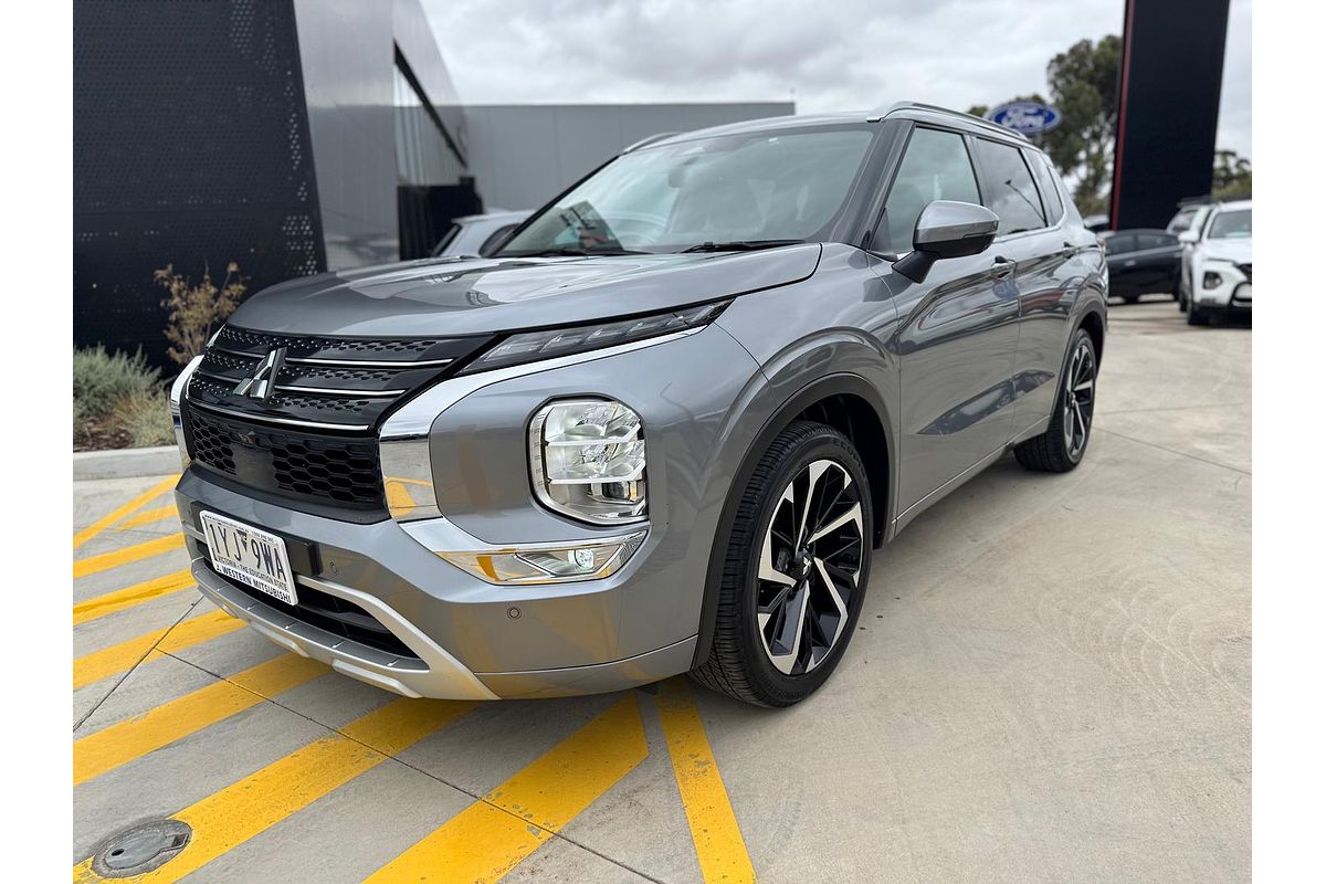 2023 Mitsubishi Outlander Exceed ZM