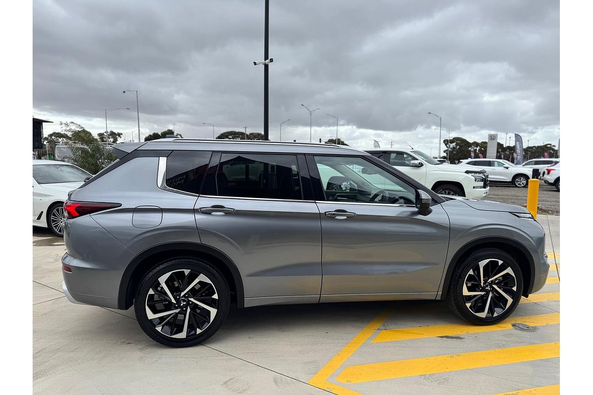 2023 Mitsubishi Outlander Exceed ZM