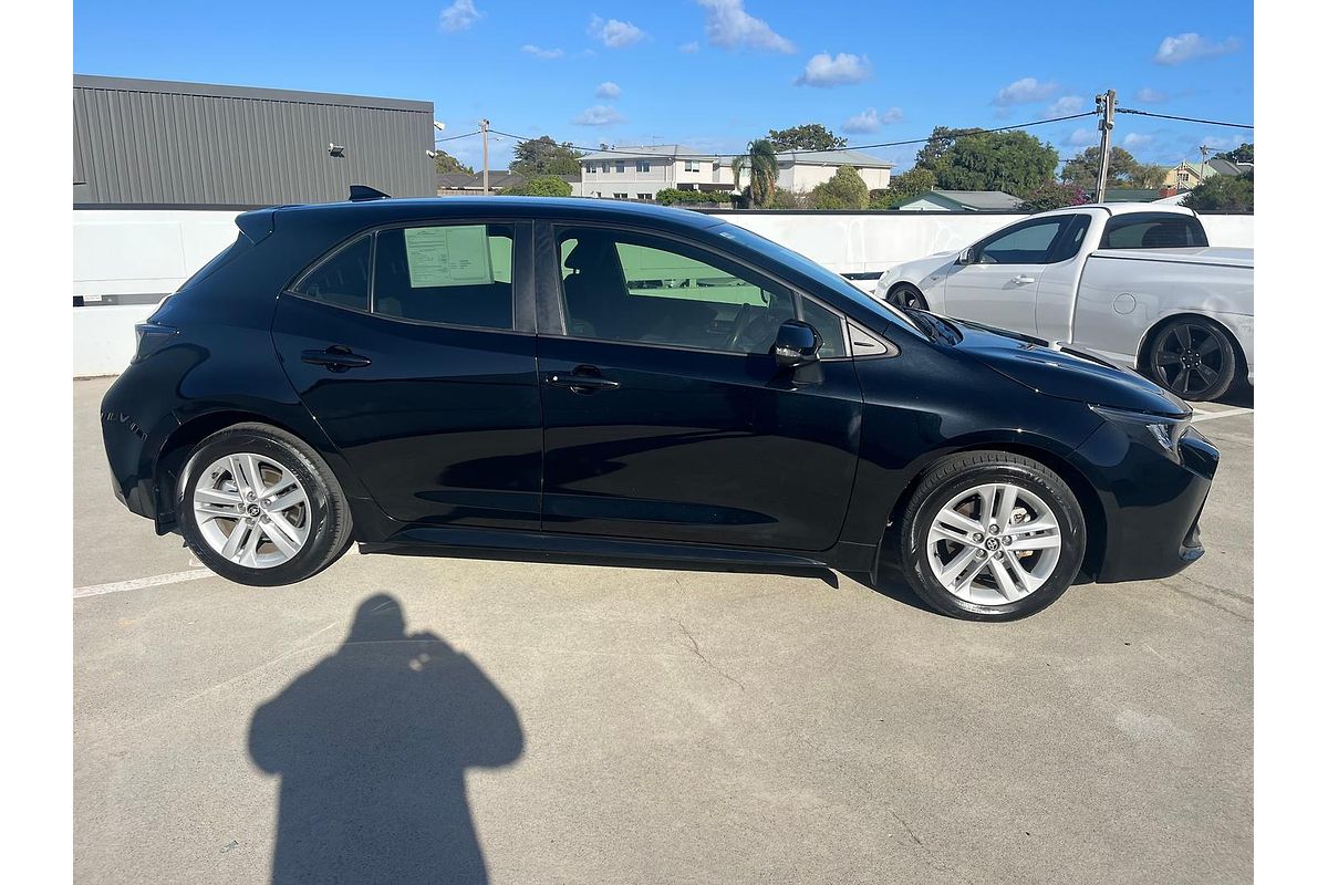 2018 Toyota Corolla Ascent Sport MZEA12R