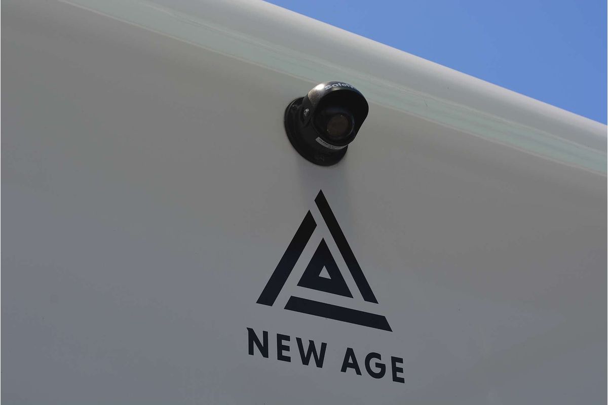 2024 New Age Manta Ray 15ft Escape