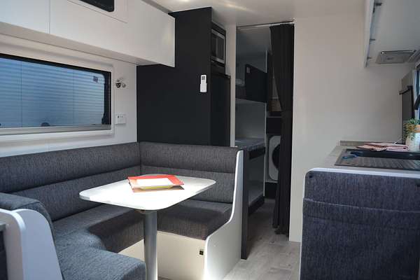 2024 New Age Road Owl 19ft Expedition