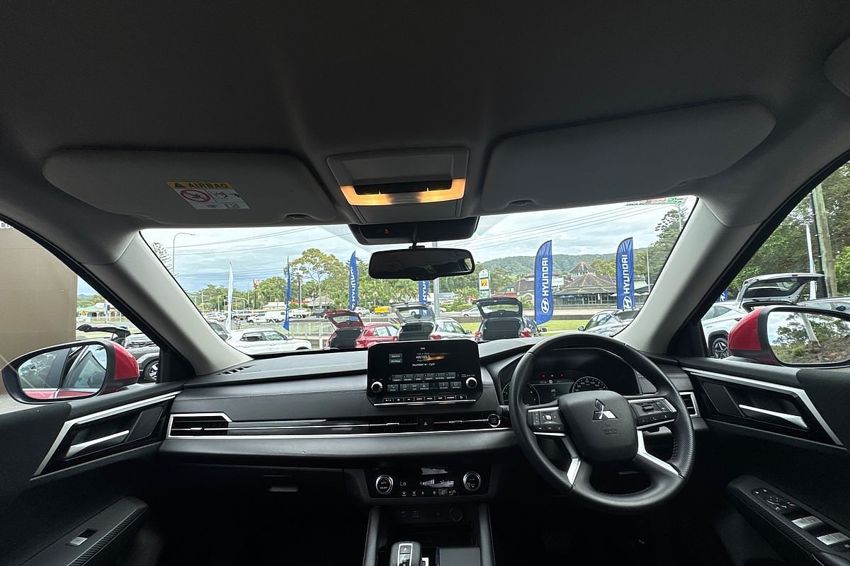 2024 Mitsubishi Outlander LS ZM