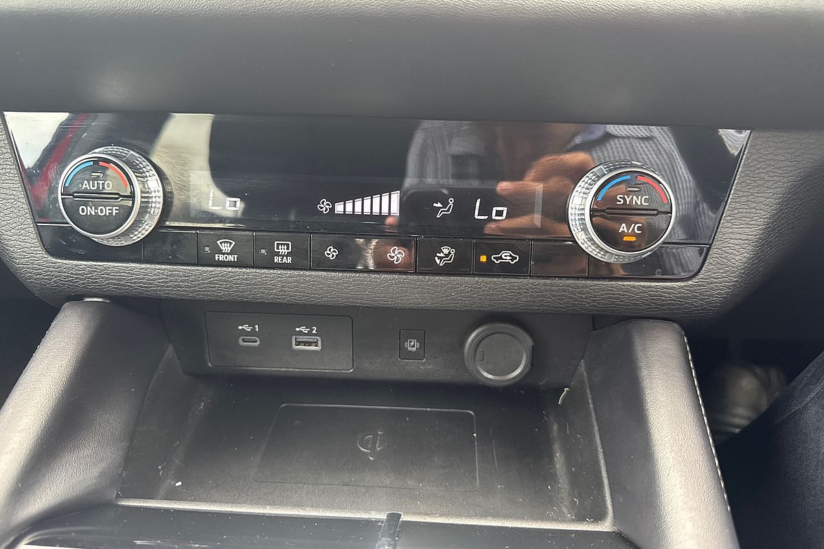 2024 Mitsubishi Outlander LS ZM