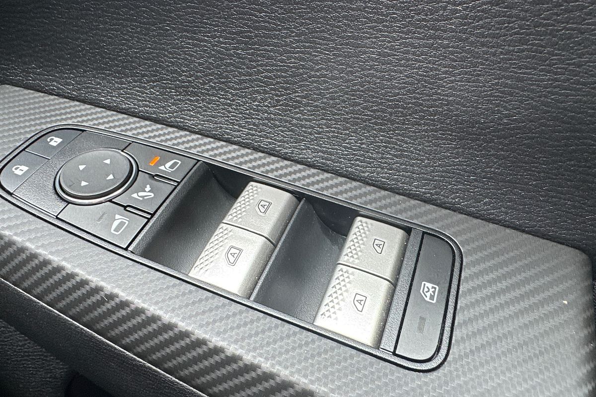 2024 Mitsubishi Outlander LS ZM