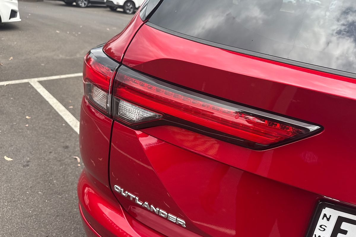 2024 Mitsubishi Outlander LS ZM