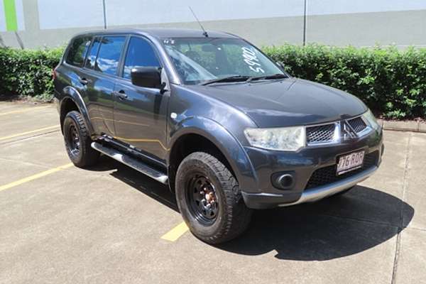 2011 Mitsubishi Challenger PB