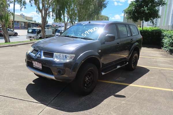 2011 Mitsubishi Challenger PB