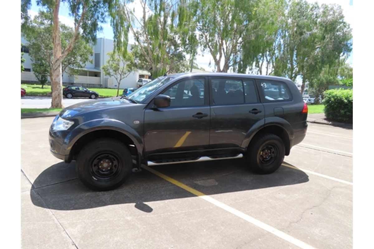 2011 Mitsubishi Challenger PB
