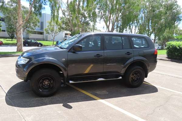 2011 Mitsubishi Challenger PB