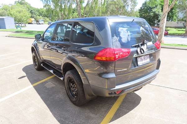 2011 Mitsubishi Challenger PB
