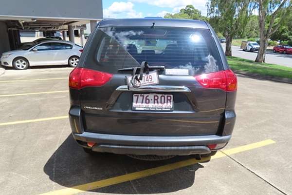 2011 Mitsubishi Challenger PB