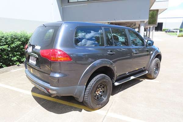 2011 Mitsubishi Challenger PB