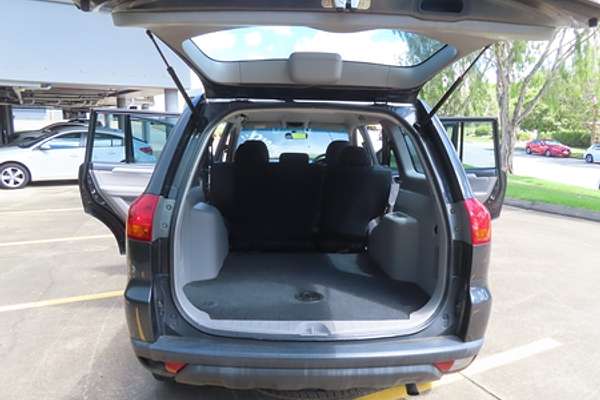 2011 Mitsubishi Challenger PB