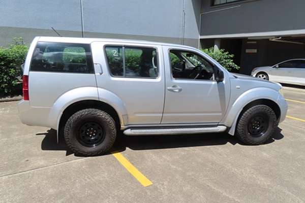 2006 Nissan Pathfinder ST R51