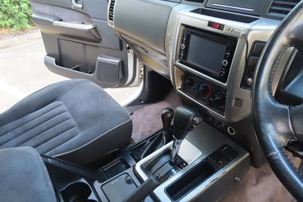2005 Nissan Patrol ST-S GU IV