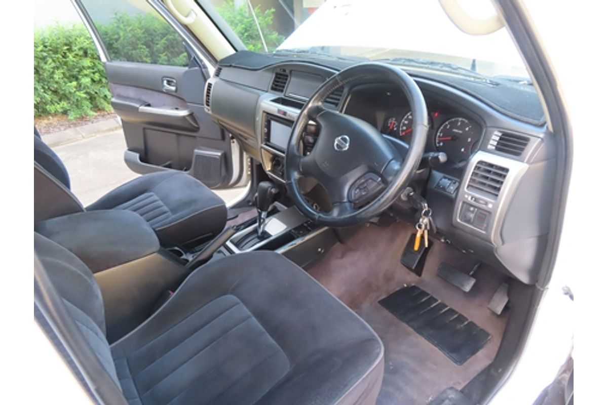 2005 Nissan Patrol ST-S GU IV