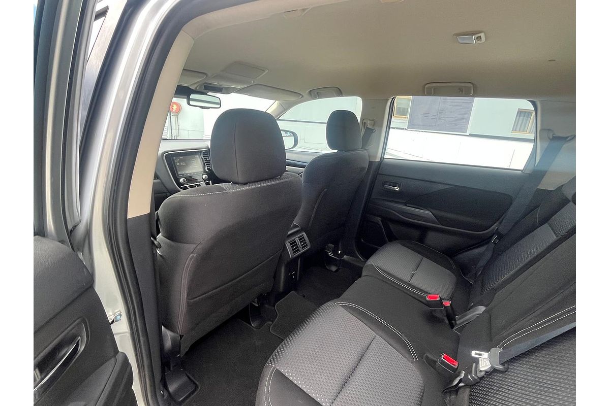 2020 Mitsubishi Outlander ES ZL