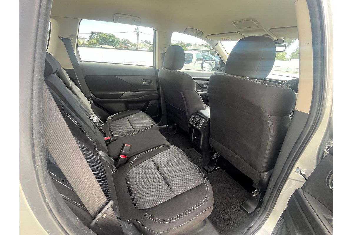 2020 Mitsubishi Outlander ES ZL