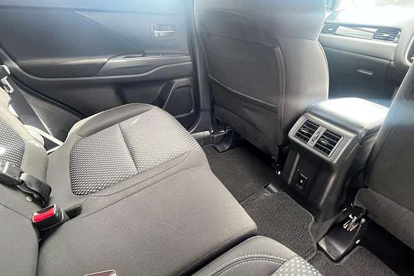 2020 Mitsubishi Outlander ES ZL