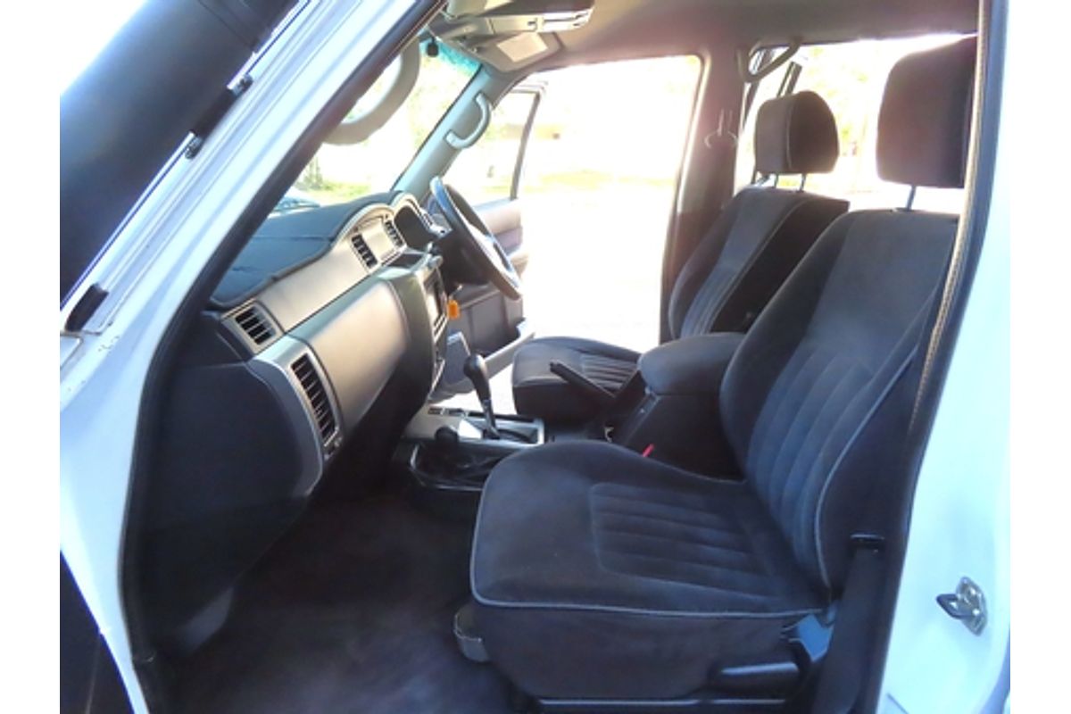 2005 Nissan Patrol ST-S GU IV