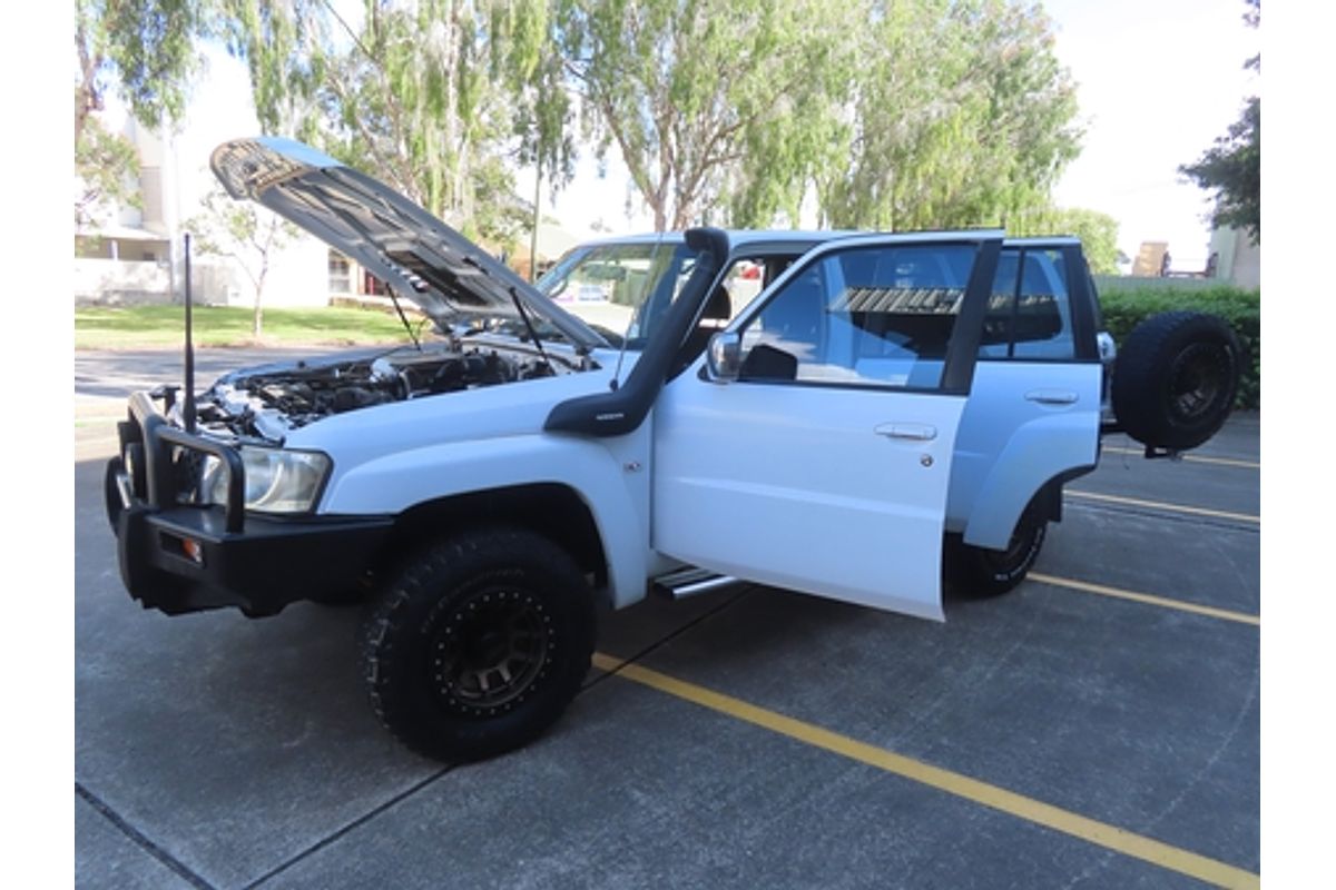 2005 Nissan Patrol ST-S GU IV