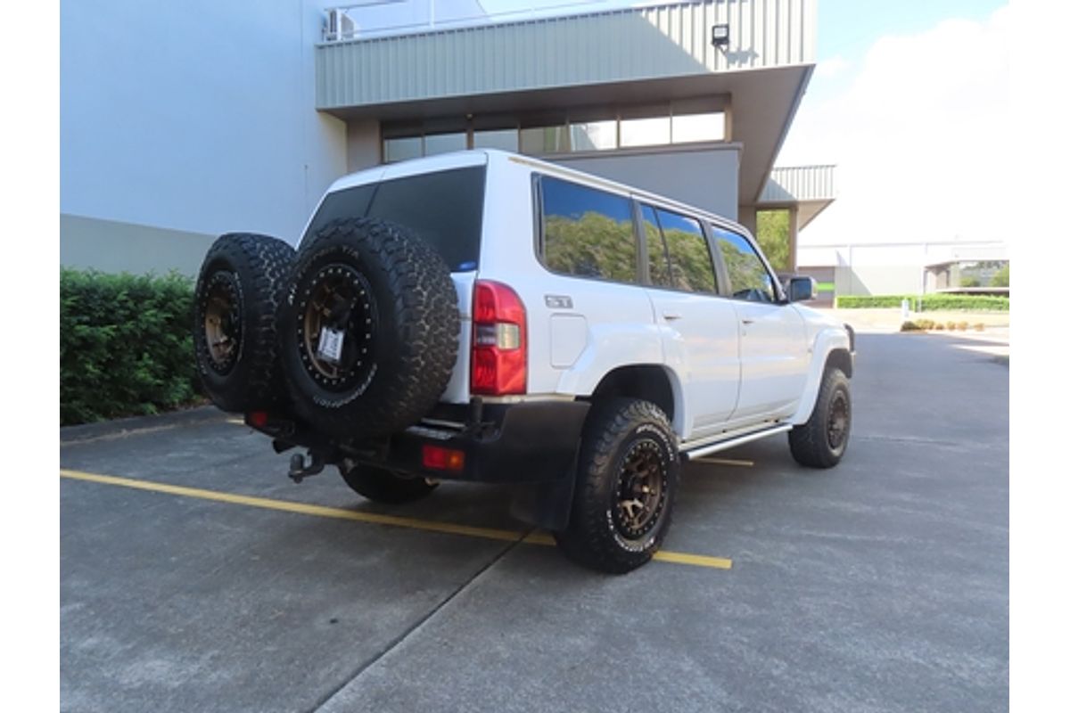 2005 Nissan Patrol ST-S GU IV