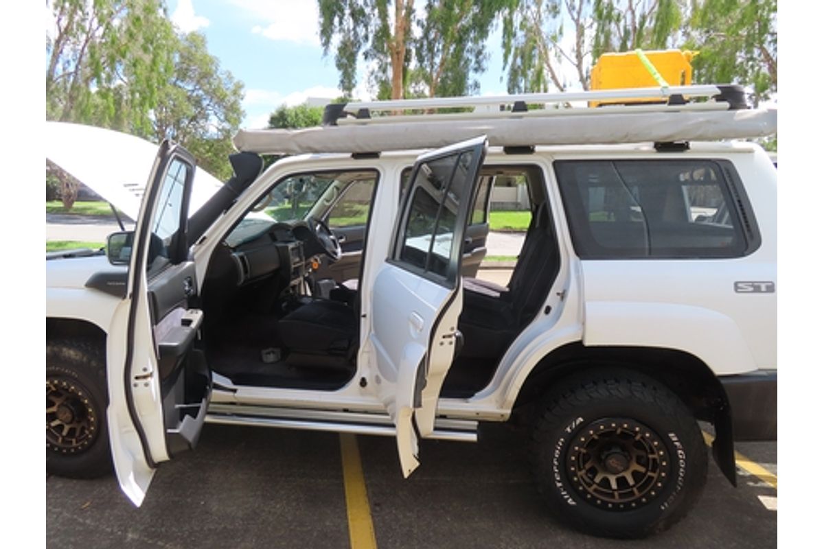 2005 Nissan Patrol ST-S GU IV