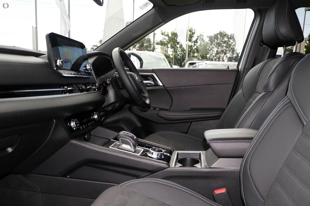 2024 Mitsubishi Outlander Black Edition ZM 2WD