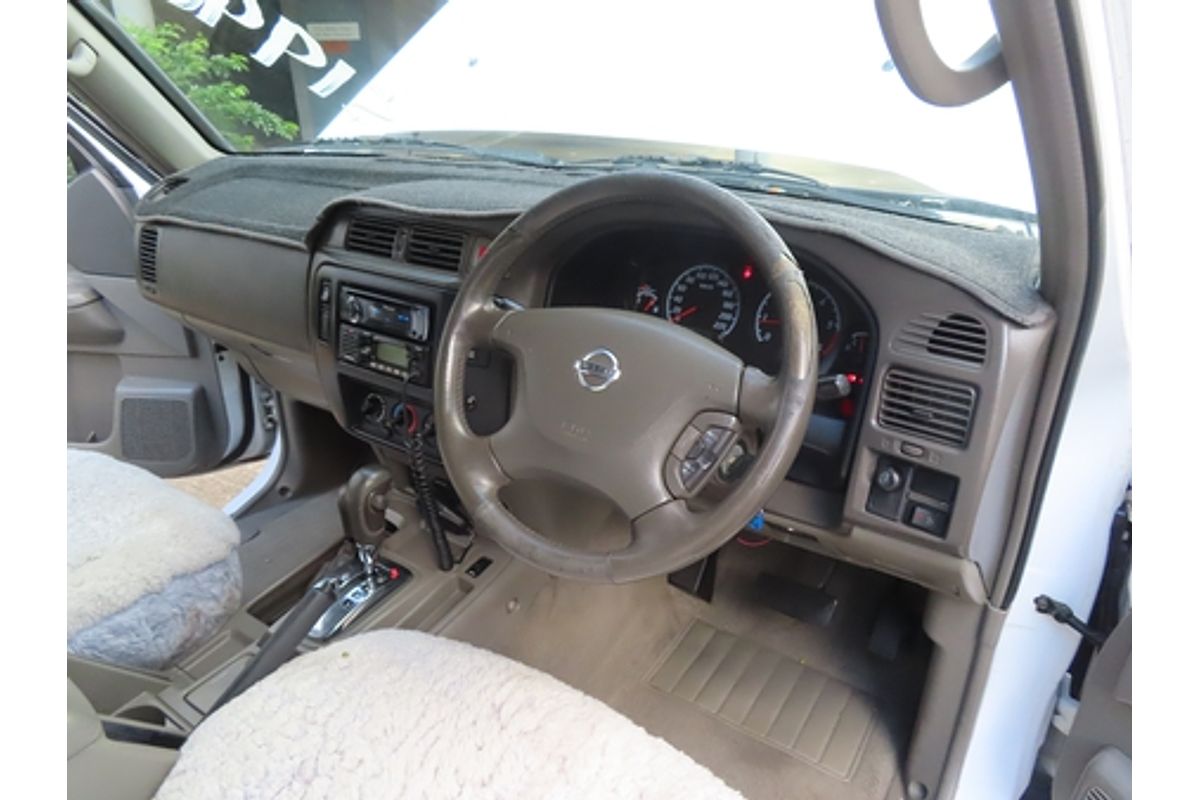 2001 Nissan Patrol ST GU III