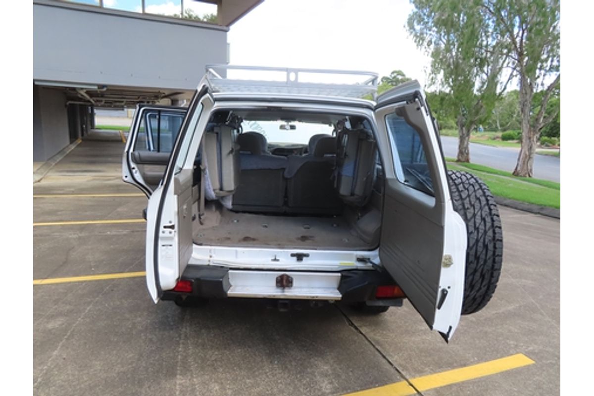 2001 Nissan Patrol ST GU III