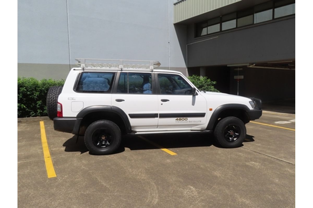 2001 Nissan Patrol ST GU III