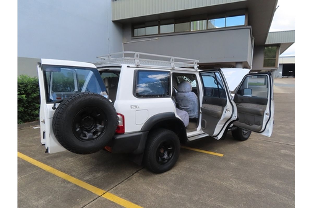 2001 Nissan Patrol ST GU III