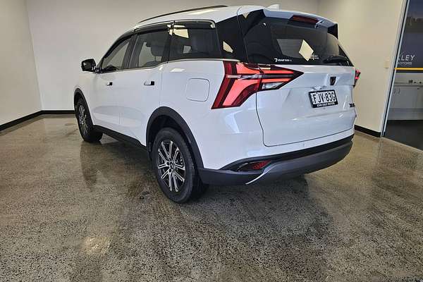 2024 Mahindra XUV700 AX7L