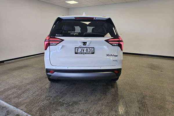 2024 Mahindra XUV700 AX7L
