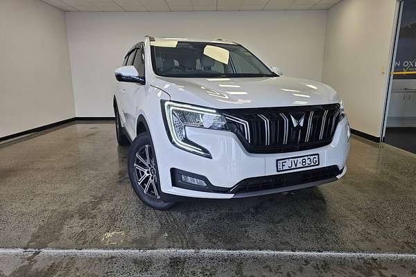 2024 Mahindra XUV700 AX7L