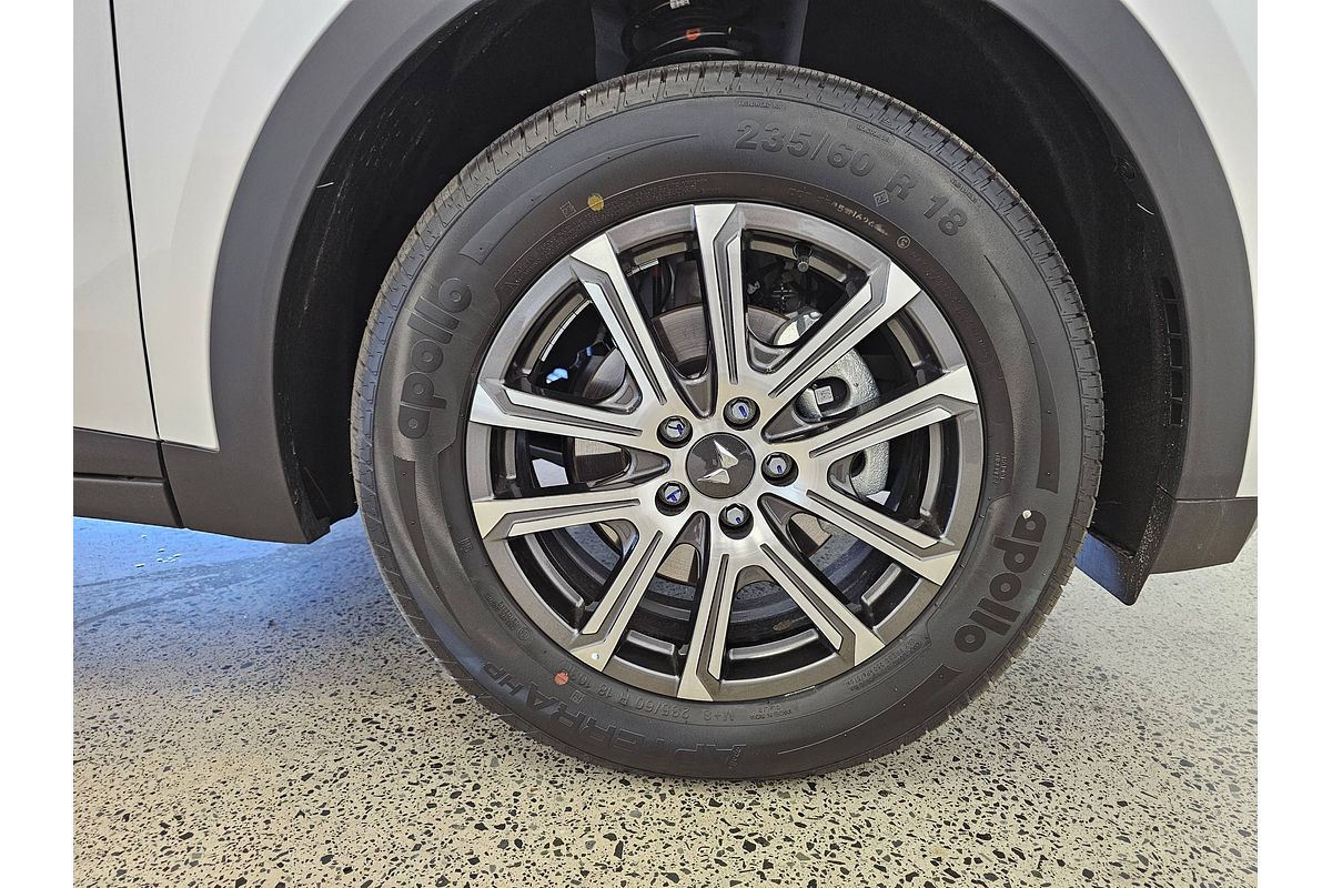 2024 Mahindra XUV700 AX7L