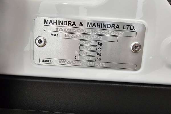 2024 Mahindra XUV700 AX7L