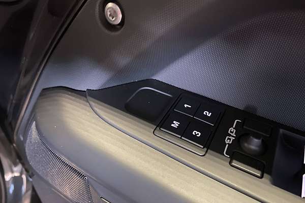 2024 Land Rover Defender 110 D350 X-Dynamic SE L663