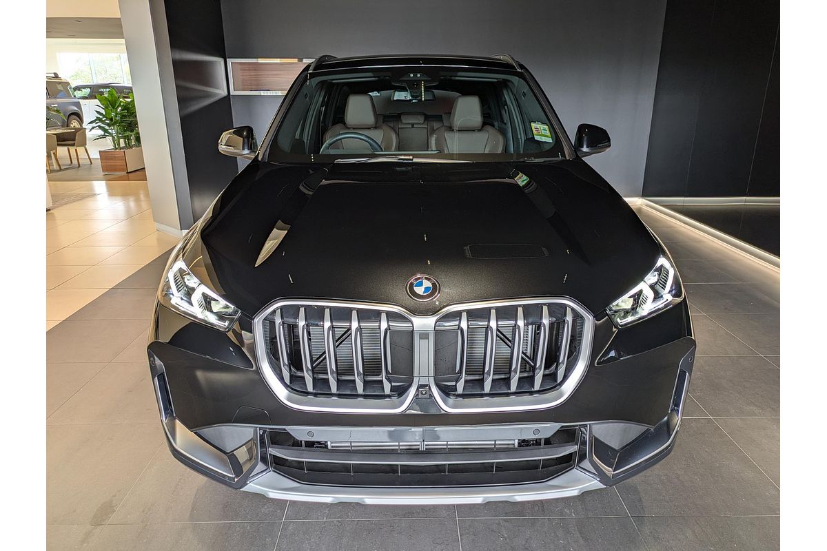 2024 BMW U11