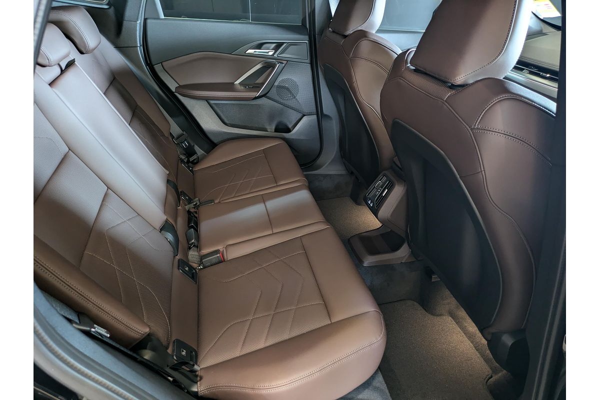 2024 BMW U11