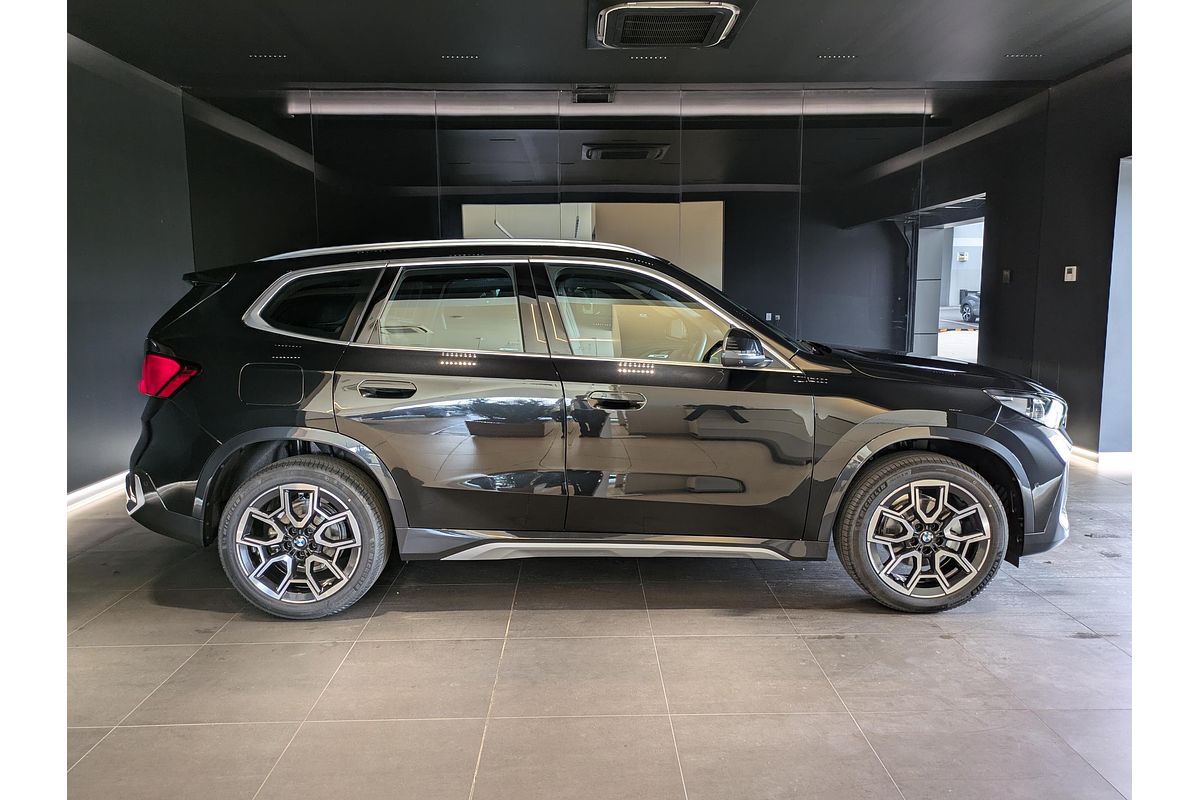 2024 BMW U11