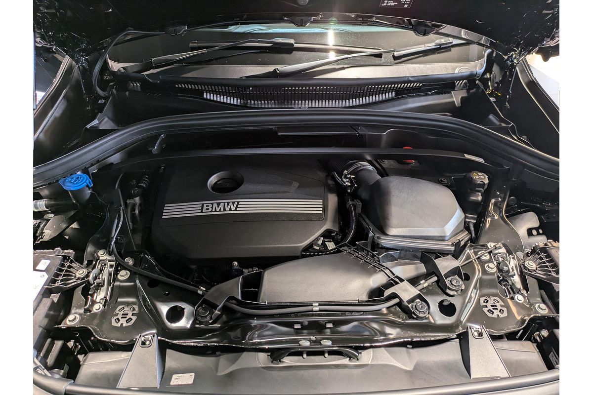 2024 BMW U11