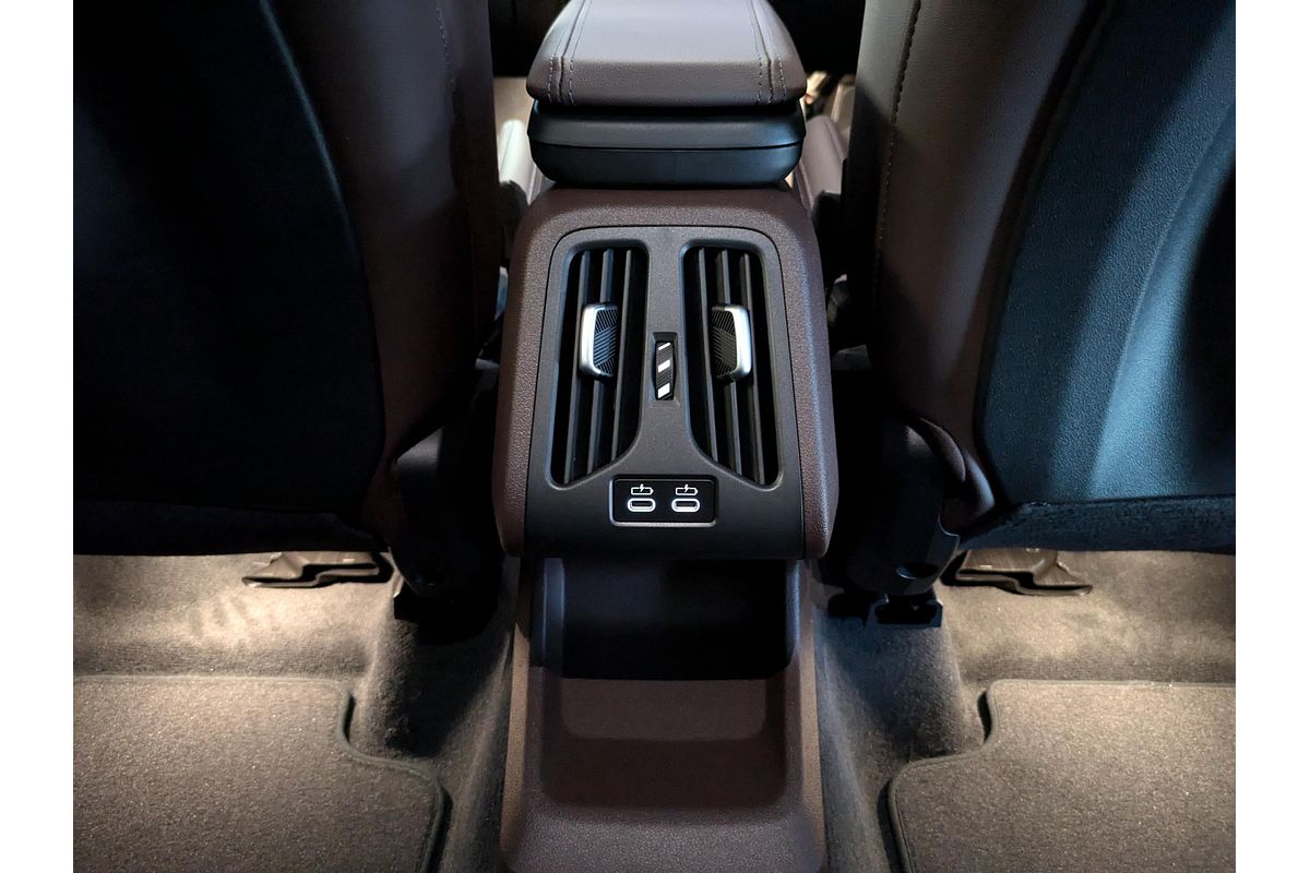 2024 BMW U11