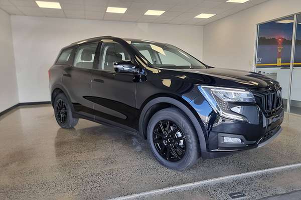 2024 Mahindra XUV700 AX7L