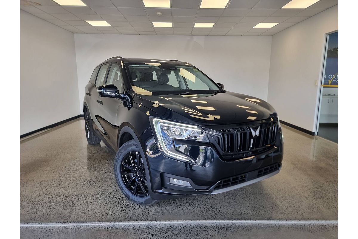 2024 Mahindra XUV700 AX7L