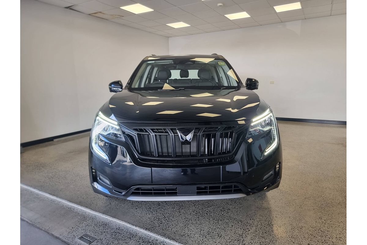 2024 Mahindra XUV700 AX7L