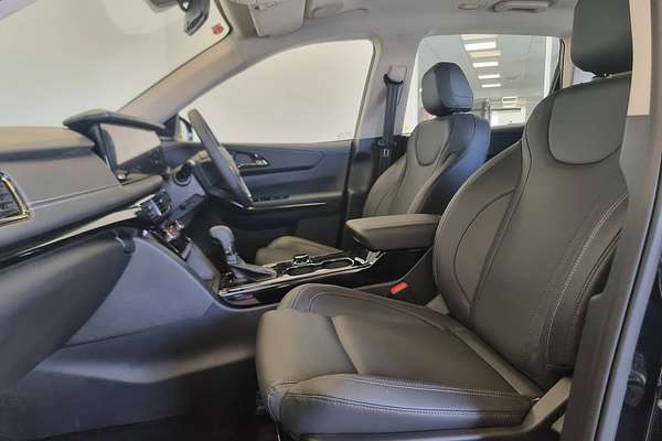 2024 Mahindra XUV700 AX7L